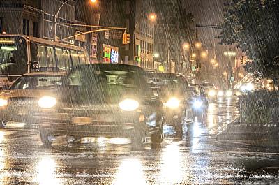 广州台风实时直播，风雨中的城市直击